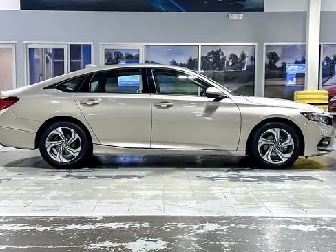 Used 2018 Honda Accord EX-L image 7