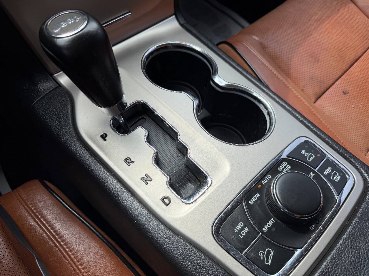 Used 2011 Jeep Grand Cherokee Overland AWD/4WD image 47