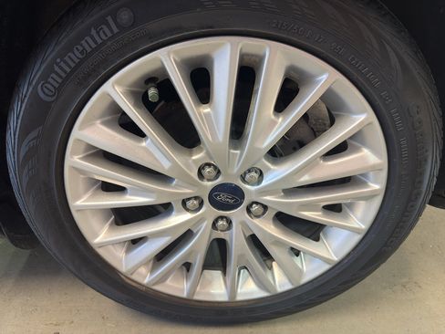 Used 2016 Ford Focus Titanium FWD image 35