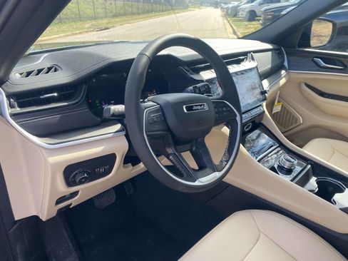 New 2026 Jeep Grand Cherokee L Limited w/ Limited Altitude Package RWD image 45