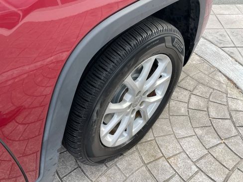 Used 2017 Jeep Cherokee Sport image 30