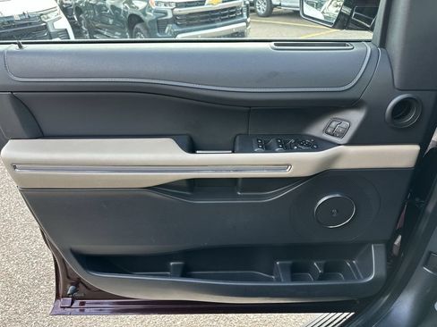 Used 2024 Ford Expedition Limited RWD image 31