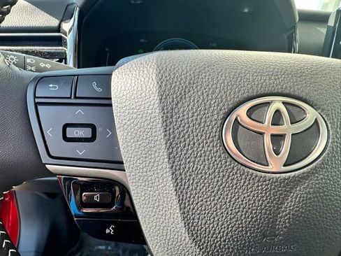 Used 2025 Toyota Camry SE w/ Multimedia Upgrade Package AWD/4WD image 9