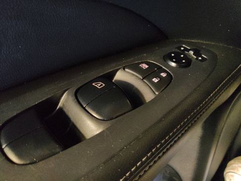 Used 2020 Nissan Pathfinder S image 27