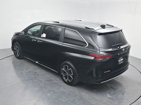New 2026 Toyota Sienna Platinum image 66