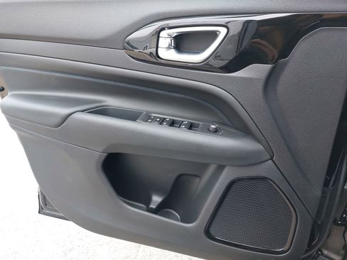 New 2026 Jeep Compass Latitude image 29