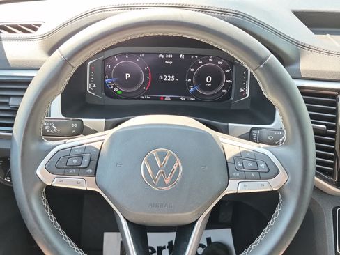 Used 2023 Volkswagen Atlas SE AWD/4WD image 18
