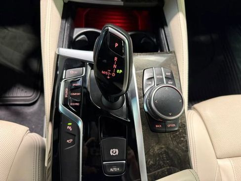 Used 2018 BMW M550i xDrive AWD/4WD image 26