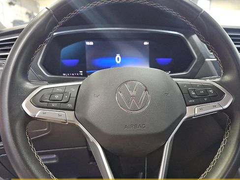 Used 2023 Volkswagen Tiguan SE FWD image 14