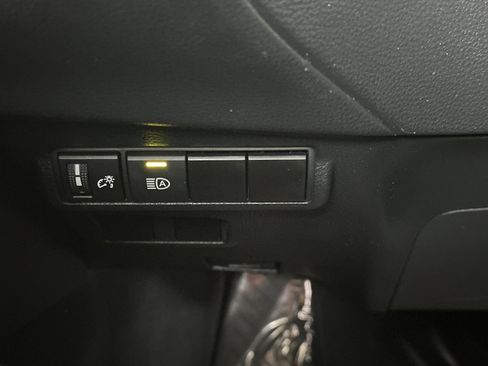 Used 2024 Toyota Corolla Cross LE FWD image 36