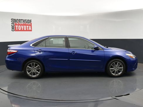 Used 2015 Toyota Camry SE image 5