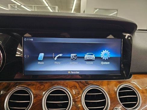 Used 2017 Mercedes-Benz E 300 4MATIC image 17