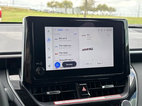 Certified 2025 Toyota Corolla Cross XLE w/ Convenience Package image 20