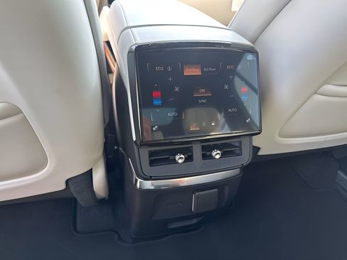 New 2026 Cadillac Vistiq Luxury image 19