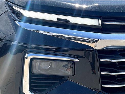 Used 2024 Chevrolet Traverse LT FWD image 32