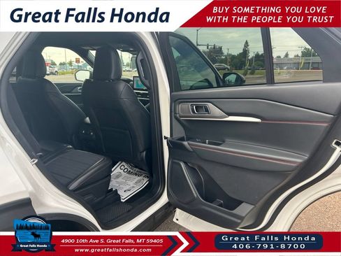 Used 2025 Ford Explorer ST-Line w/ ST-Line Street Pack AWD/4WD image 28