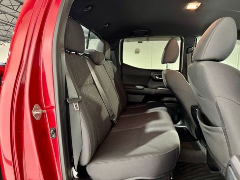 Used 2018 Toyota Tacoma TRD Off-Road image 26