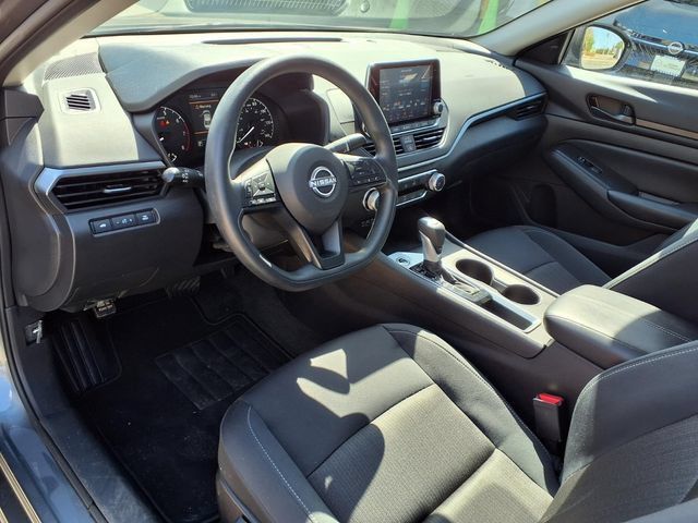 Used 2025 Nissan Altima 2.5 S FWD image 4