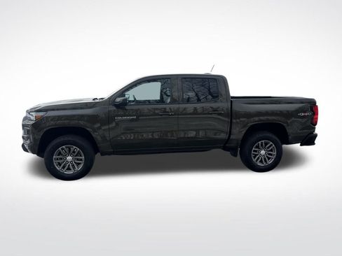 Used 2023 Chevrolet Colorado LT w/ LT Convenience Package II image 2
