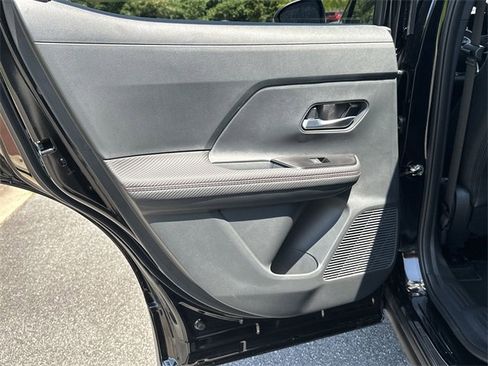 New 2025 Nissan Kicks SR image 16