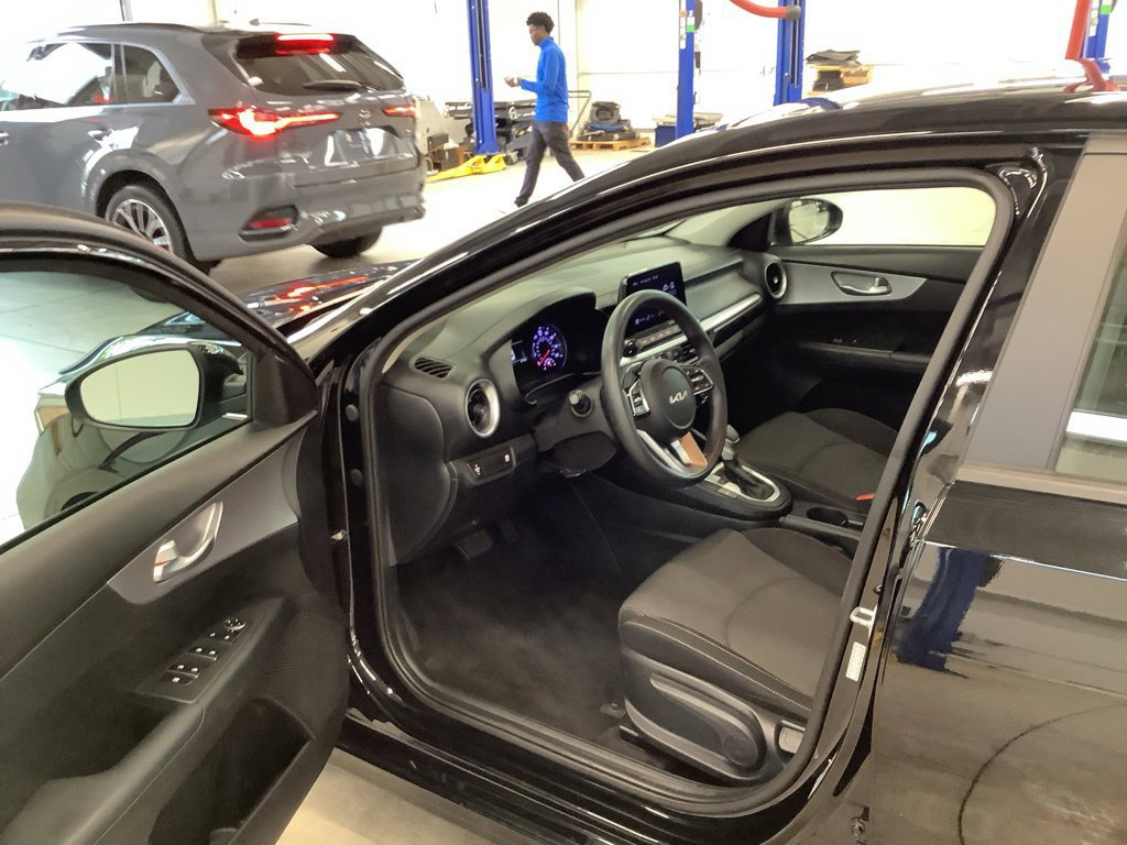 Used 2023 Kia Forte LXS FWD image 10
