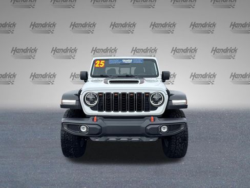 Used 2025 Jeep Gladiator Mojave w/ Convenience Group AWD/4WD image 3