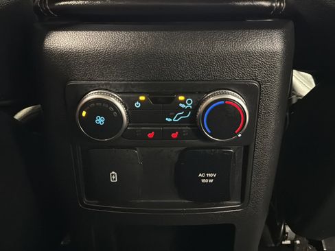 Used 2021 Ford Explorer Limited w/ Equipment Group 301A AWD/4WD image 34