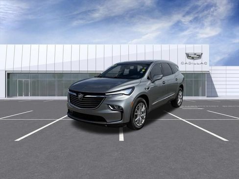 Used 2024 Buick Enclave Essence w/ Experience Buick Package FWD image 6