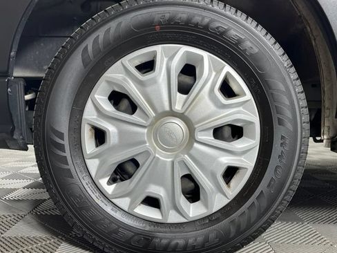 Used 2019 Ford Transit 250 130 Low Roof w/ Exterior Upgrade Package RWD image 6
