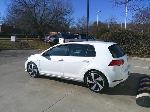 Used 2020 Volkswagen GTI Autobahn image 8
