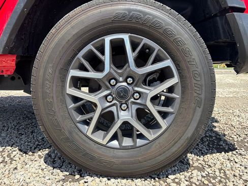 Used 2024 Jeep Wrangler Unlimited Sahara AWD/4WD image 27