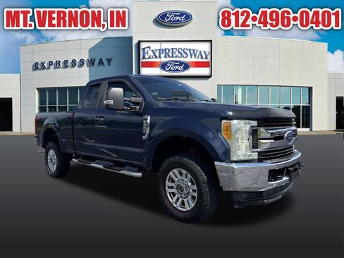 Used 2017 Ford F250 XL w/ STX Appearance Package AWD/4WD image 3
