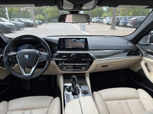 Used 2018 BMW 540i w/ Premium Package image 30