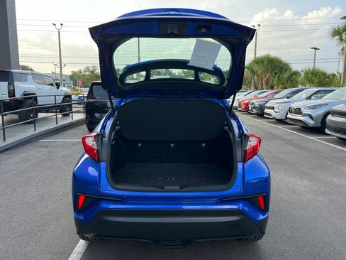 Used 2021 Toyota C-HR XLE FWD image 16