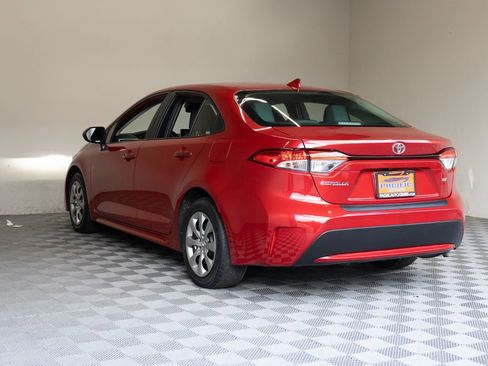 Used 2021 Toyota Corolla LE w/ Carpet Mat Package (TMS) FWD image 13