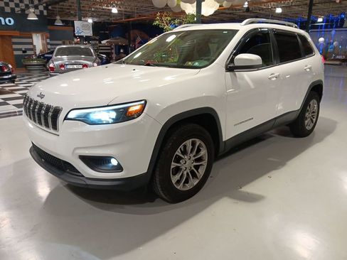 Used 2020 Jeep Cherokee Latitude Plus w/ Comfort/Convenience Group image 1