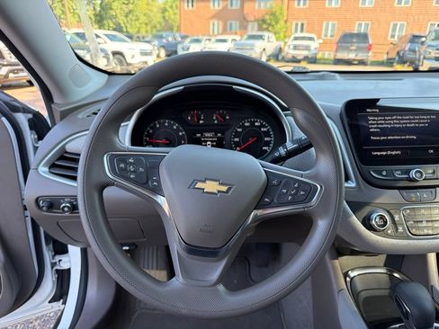 Used 2024 Chevrolet Malibu LT FWD image 14