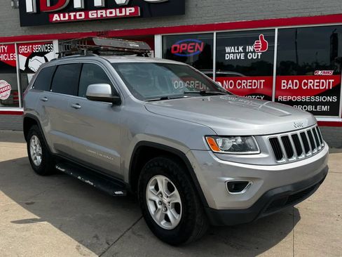Used 2016 Jeep Grand Cherokee Laredo w/ Quick Order Package 23E AWD/4WD image 1