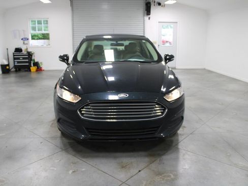 Used 2014 Ford Fusion SE FWD image 3