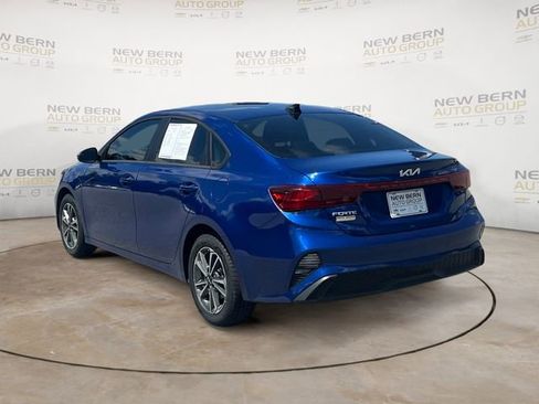 Used 2024 Kia Forte LXS w/ LXS Technology Package FWD image 3