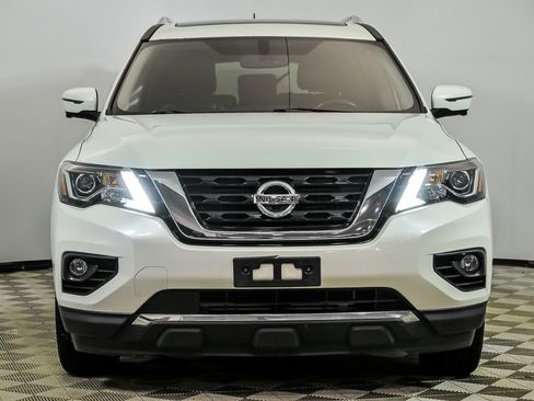 Used 2017 Nissan Pathfinder Platinum w/ Family Entertainment Package AWD/4WD image 4