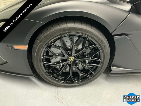 Used 2024 Lamborghini Revuelto image 4