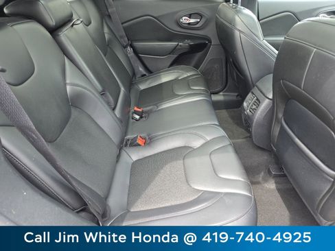 Used 2020 Jeep Cherokee Latitude Plus AWD/4WD image 20