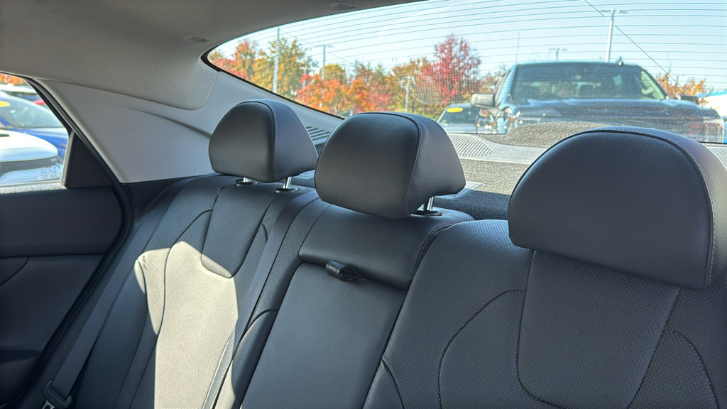 Used 2021 Hyundai Elantra Limited w/ Cargo Package FWD image 27