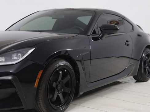 Used 2025 Toyota GR86 image 40