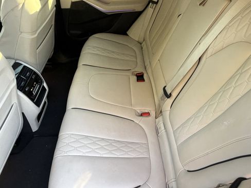 Used 2022 BMW X5 sDrive40i w/ M Sport Package RWD image 32