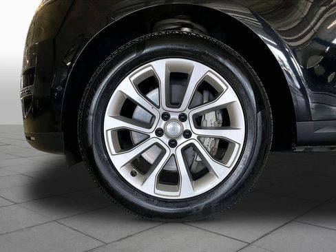 Used 2025 Land Rover Range Rover Sport SE AWD/4WD image 10