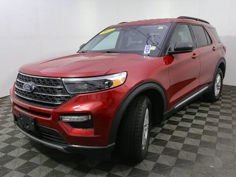Used 2023 Ford Explorer XLT w/ Equipment Group 202A AWD/4WD image 5