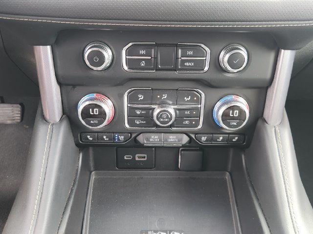 Used 2024 GMC Yukon SLT AWD/4WD image 17