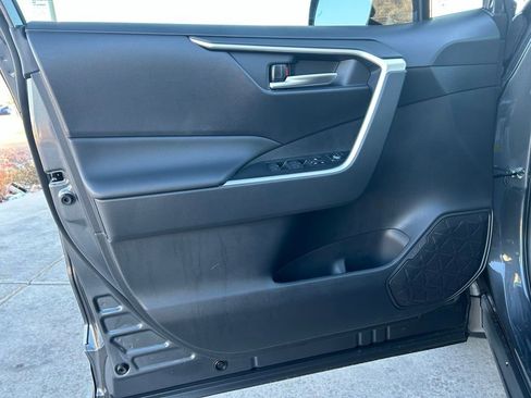 Used 2025 Toyota RAV4 XLE image 19